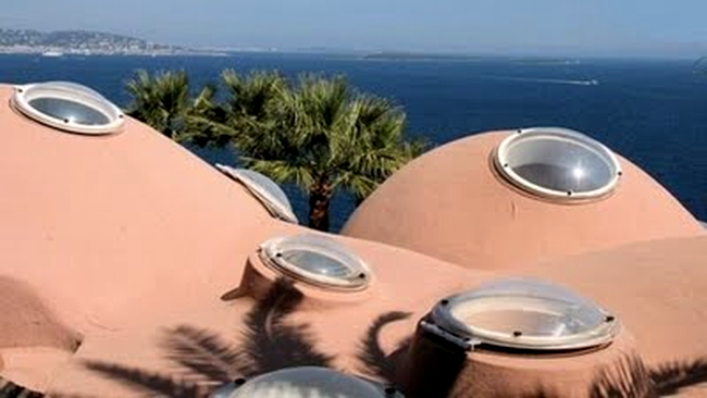 hotel design pierre cardin