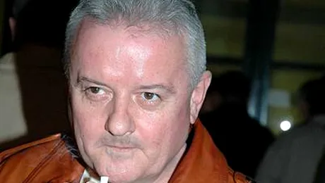 Irinel incearca si el s-o „fenteze” pe Moni