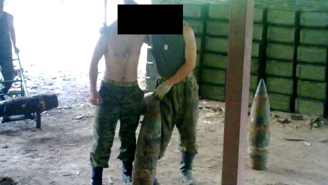 ... asa ca isi permite sa "se joace" cu ce are la indemana! 