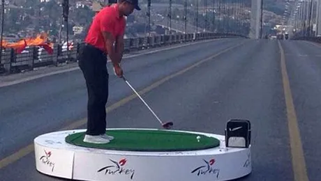 Tiger Woods, golf între două continente