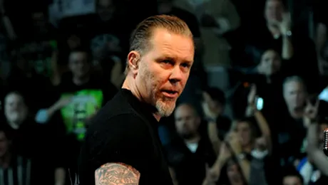 Solistul trupei Metallica, victima chelnerilor unui restaurant din Moscova