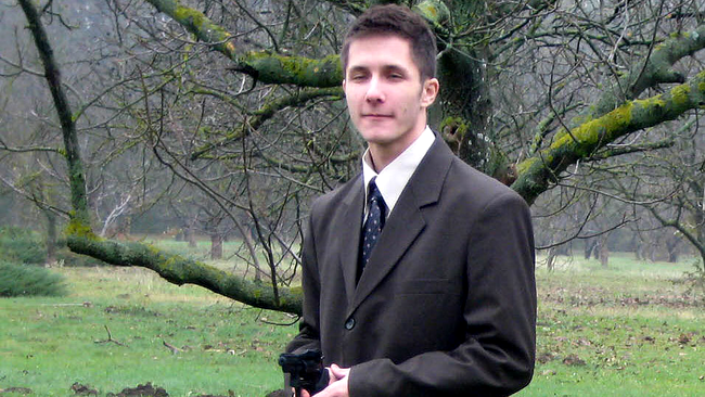 Crisitna Malaele semneaza genericul filmului 