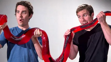 CULMEA DULCIURILOR: Cum arată și de ce te poate ucide cel mai mare jeleu (Video)