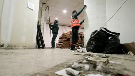 Bani irositi degeaba cu gresia din pasajul de la Universitate