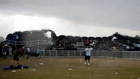 Bluefest 2011: Cinci raniti dupa ce o scena s-a prabusit din cauza furtunii (Video)