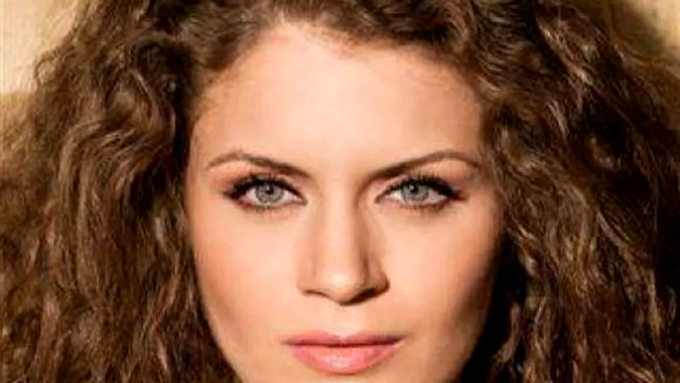 Oana Roxana Andrei va reprezenta România la Miss Universe 2013