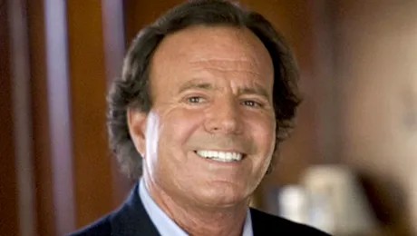 Concertul pe care Julio Iglesias trebuia să îl susțină la București pe 20 mai, reprogramat