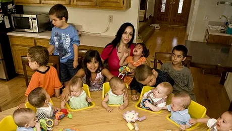 Femeia din Irak însărcinată cu 13 copii