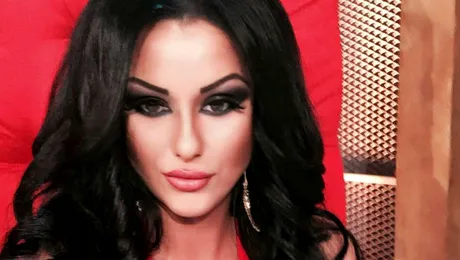 Cum arată mama Danielei Crudu? Are 3 operaţii estetice