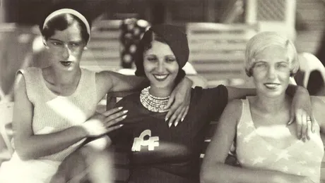 Primul fotomodel din istorie a fost o româncă! ”Pe lângă ea, celelalte superbe păreau ţărănci!”