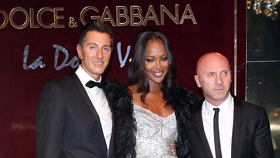 Naomi Campbell celebreaza 25 de ani de cariera in stil Dolce & Gabbana