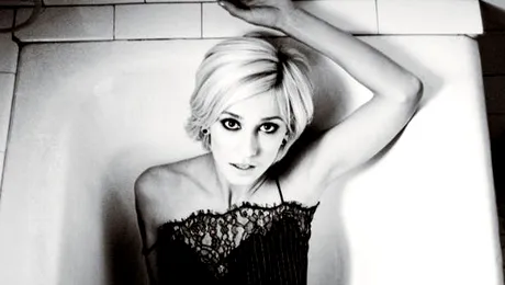 Încă o nuntă de vedetă! Dana Rogoz se mărită!