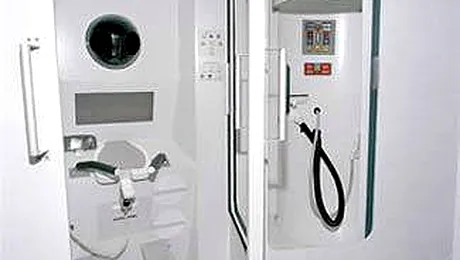 Toaletele spatiale colecteaza din nou nevoile cosmonautilor