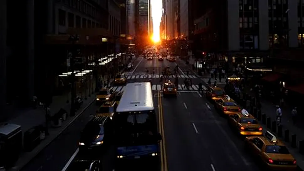 Manhattanhenge, fenomen astronomic uimitor in New York (Video)