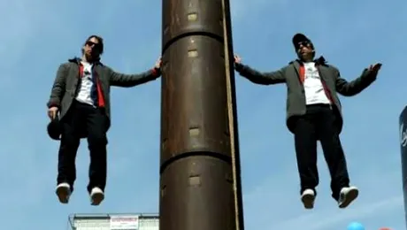 Doi frati din Chile leviteaza 200 de minute (Poze si video)