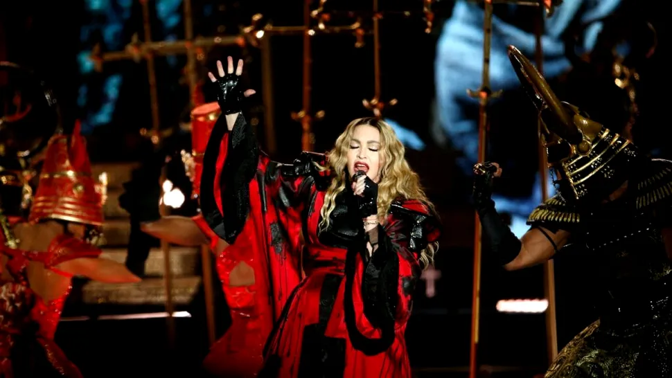 Madonna a anunţat lansarea a două albume de compilaţii cu cele mai mari succese ale sale