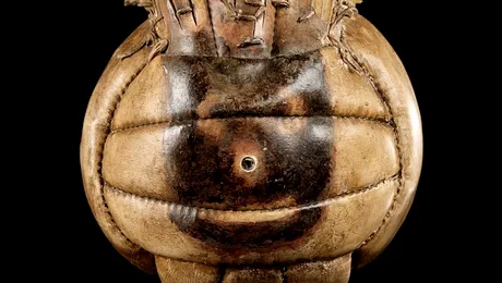 Mingea de volei cu care vorbea Tom Hanks în „Naufragiatul”, vândută la licitație