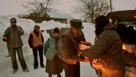 Localnicii dintr-o comună din Buzău acuză primăria că le fură ajutoarele