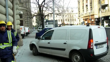 Parcarea de la Universitate, liberă și nebăgată în seamă