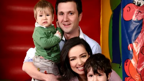 Andi Moisescu petrece Pastele acasa, alaturi de Olivia, David si Luca