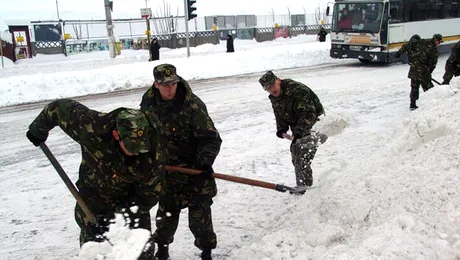 Oprescu: Scot soldatii daca nu va descurcati cu deszapezirea!