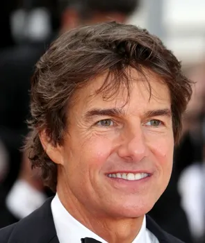 Festivalul de la Cannes: Tom Cruise, primit cu ovații, acrobații aeriene și un Palme d’Or onorific