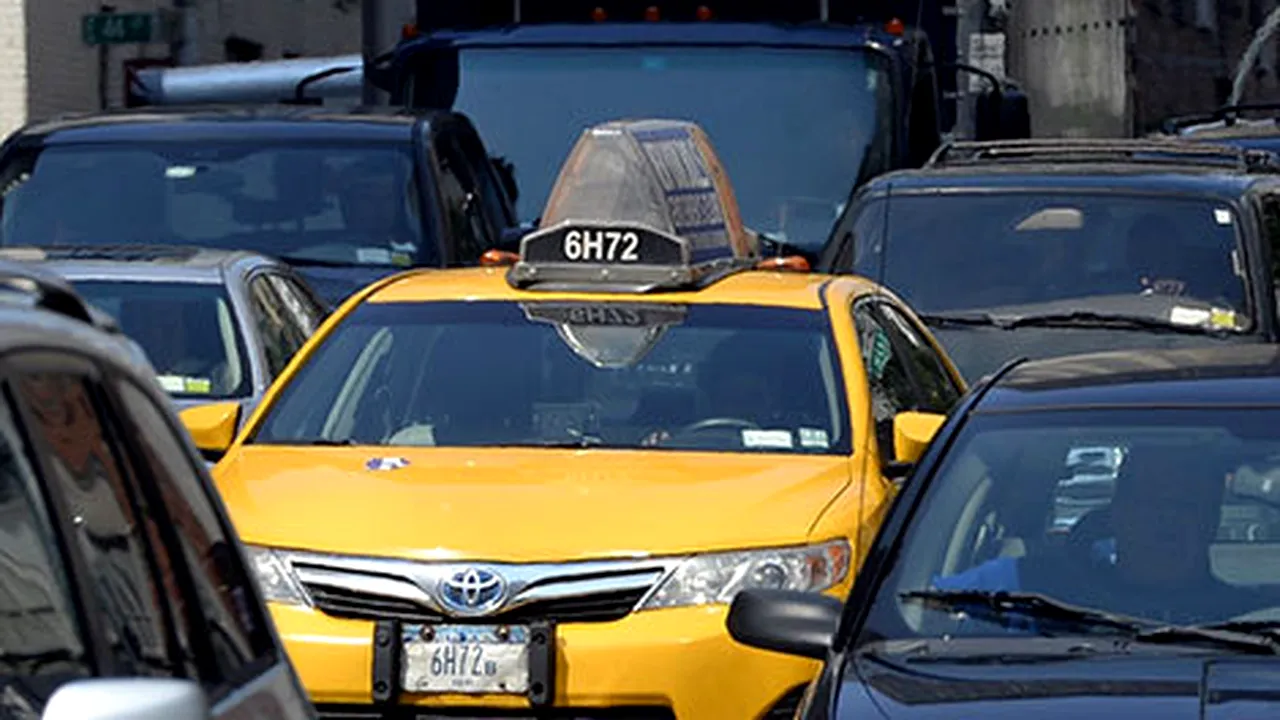 1-taxi-afp-mediafax-foto-timothy-a-clary 
