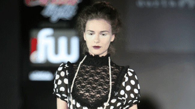 Mickey Mouse a inspirat o colectie pret-a-porter