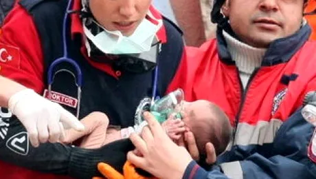 O fetita a supravietuit dupa ce a stat 48 de ore sub ruine