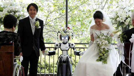 I-Fairy, primul robot care „casatoreste” doi oameni