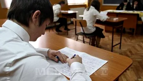 Peste 200.000 de elevi sustin astazi cea mai grea proba a bacalaureatului