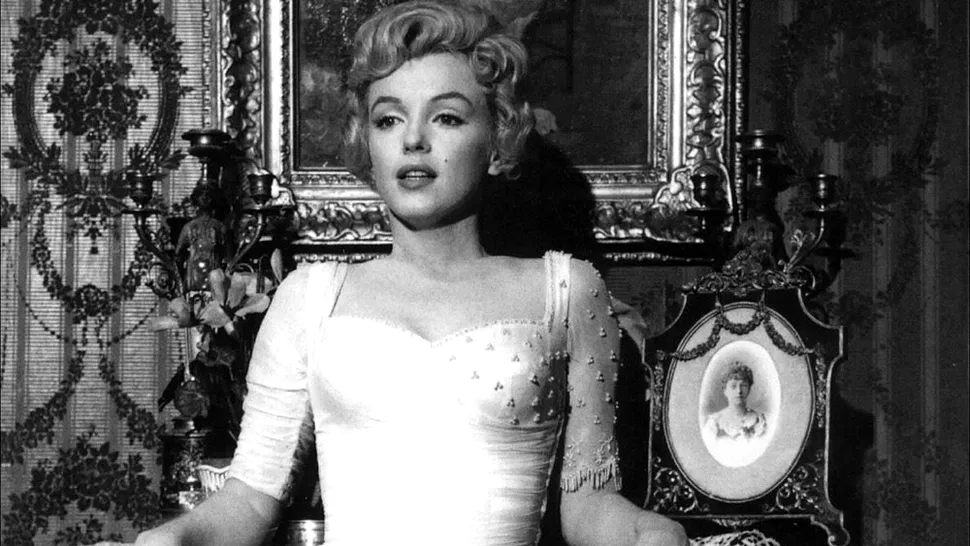 Marilyn Monroe cântând 
