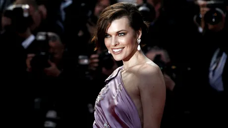 Mila Jovovich e însărcinată