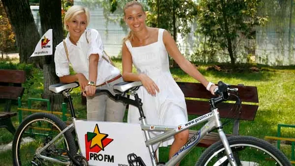 Laura Cosoi şi Dana Rogoz s-au dat cu bicicleta în tandem