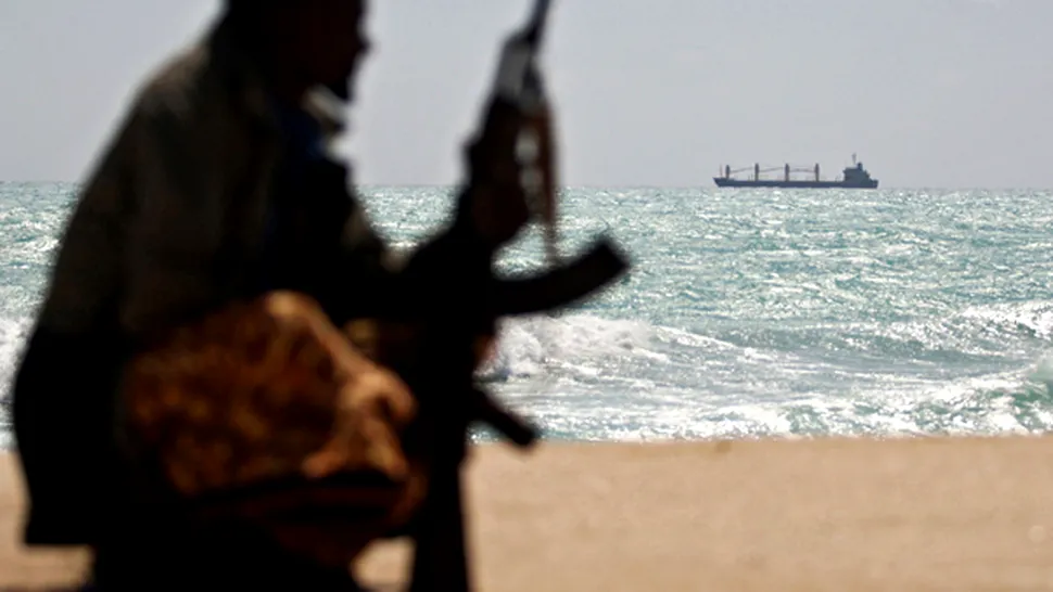 Piratii somalezi pierd bataliile pe uscat