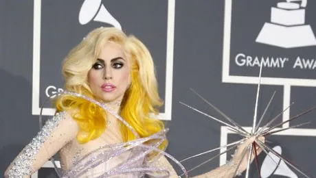 Lady Gaga: „Nu-mi cumpărați albumele, cariera mea e distrusă”! (Video)