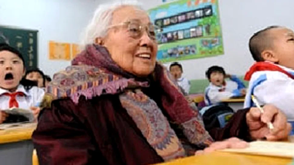 A implinit varsta de 102 ani si este eleva in clasa intai