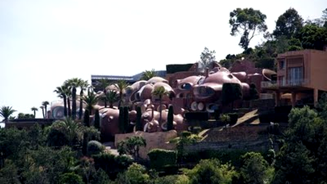 hotel design pierre cardin