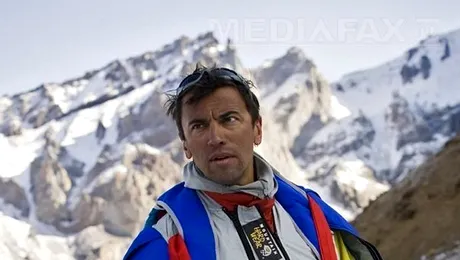 Valeri Rozov, nou record mondial la BASE Jumping
