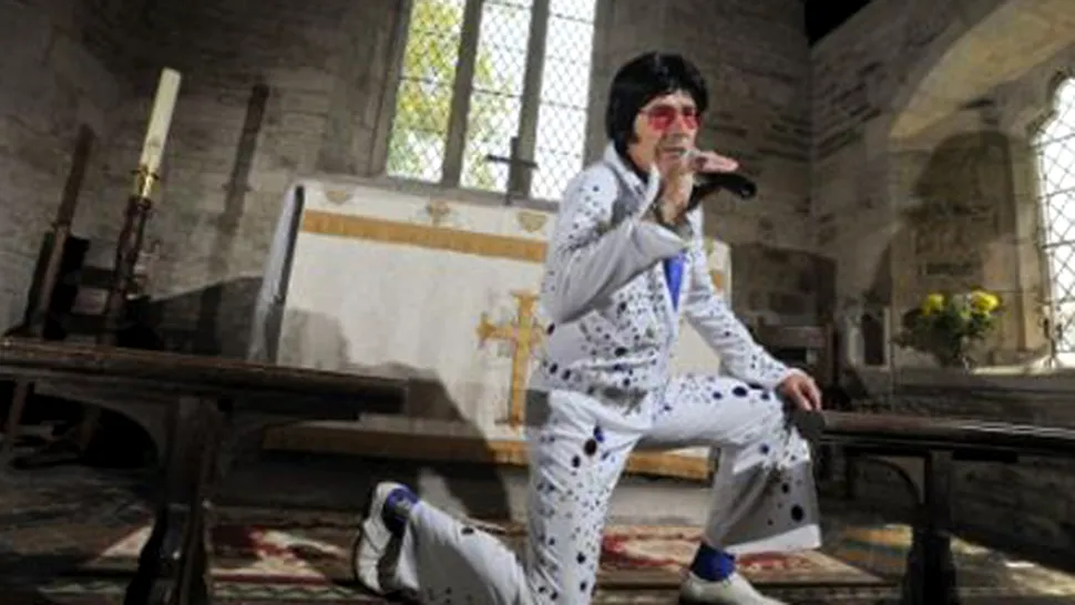 Un preot a renunțat la biserică pentru a-l imita pe Elvis Presley