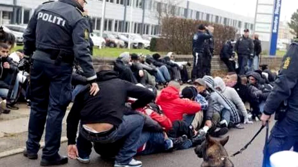 Politia daneza a incatusat, fotografiat si arestat un grup de romani, fara a le spune motivul