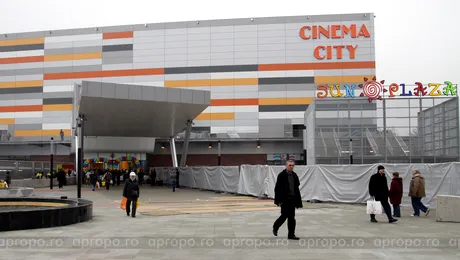 Isterie in Piata Sudului, la inaugurarea Sun Plaza (Poze si video)