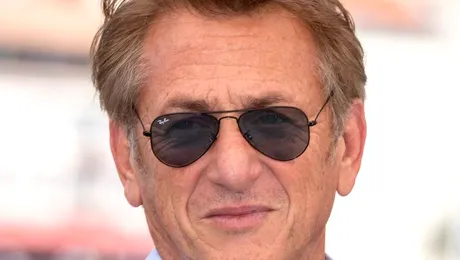 Sean Penn cere miliardarilor să cumpere avioane pentru Ucraina