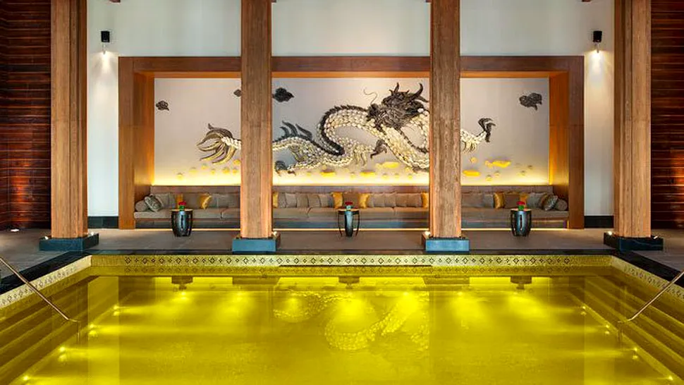 Cea mai stralucitoare piscina este in cel mai luxos hotel din Tibet