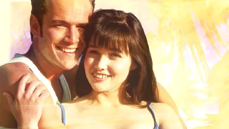 Cum arată Brenda, vedeta din serialul ”Beverly Hills 90210”, la 43 de ani!