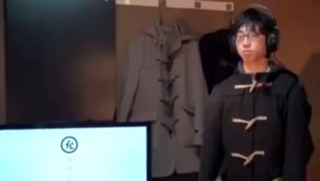 Pentru japonezii singuri: haina „girlfriend”