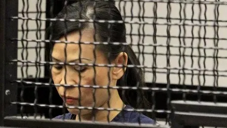 Închisoare pe viață după ce i-a tăiat soțului…