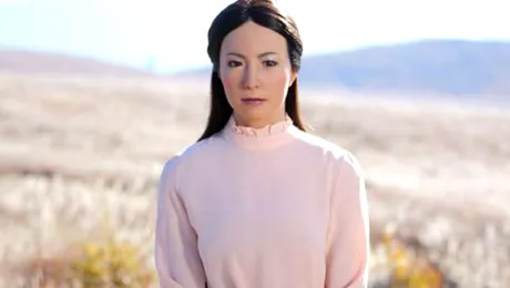 Premieră mondială! Un robot joacă într-un film pentru marele ecran, „Sayonara”