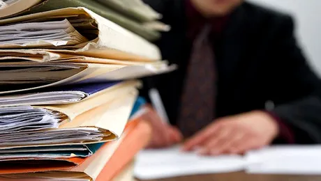 O banca, obligata de justitie sa pasuiasca sase luni un somer
