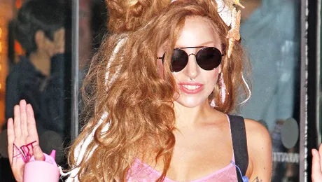 Lady Gaga şi Eminem cantă la prima ediţie a galei YouTube Music Awards